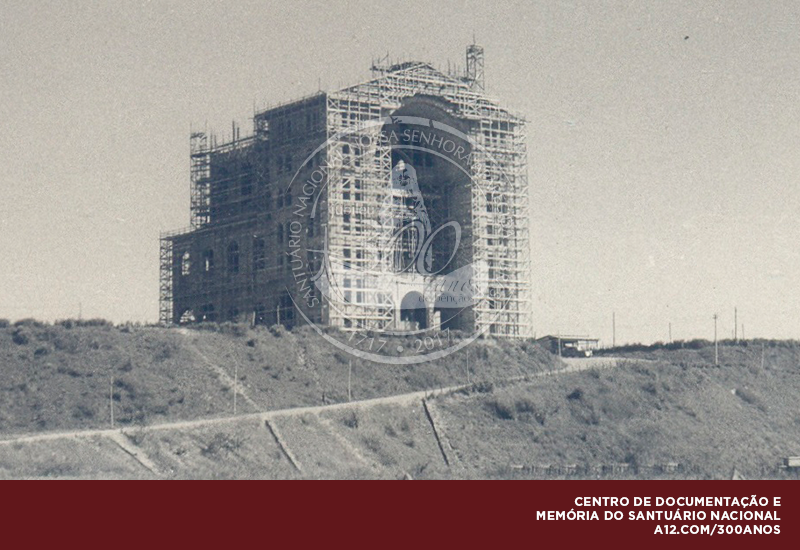 17 - Construção da Ala Norte da Nova Basílica em 1955 (CDM Santuário Nacional)