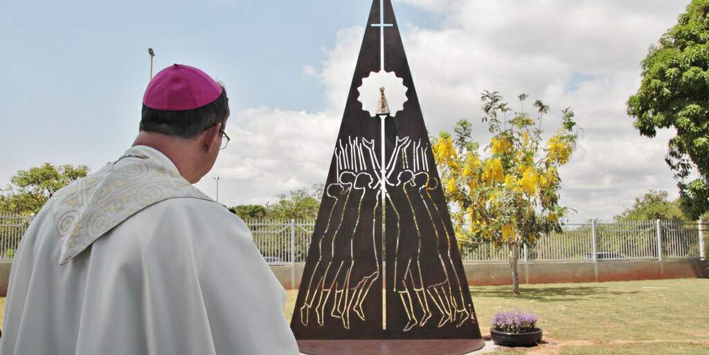 Monumento de Nossa Senhora Aparecida inaugurado na sede da CNBB – Foto: Imprensa/CNBB