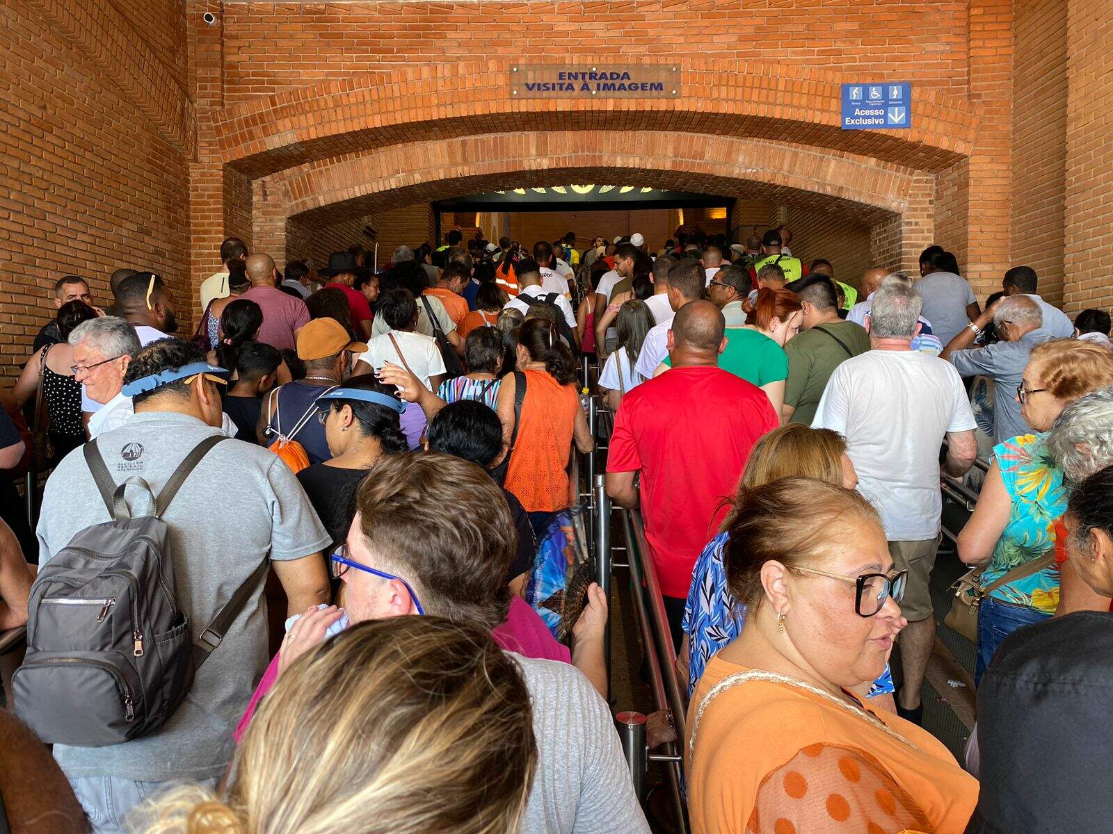 Victor Hugo Barros Victor Hugo Barros