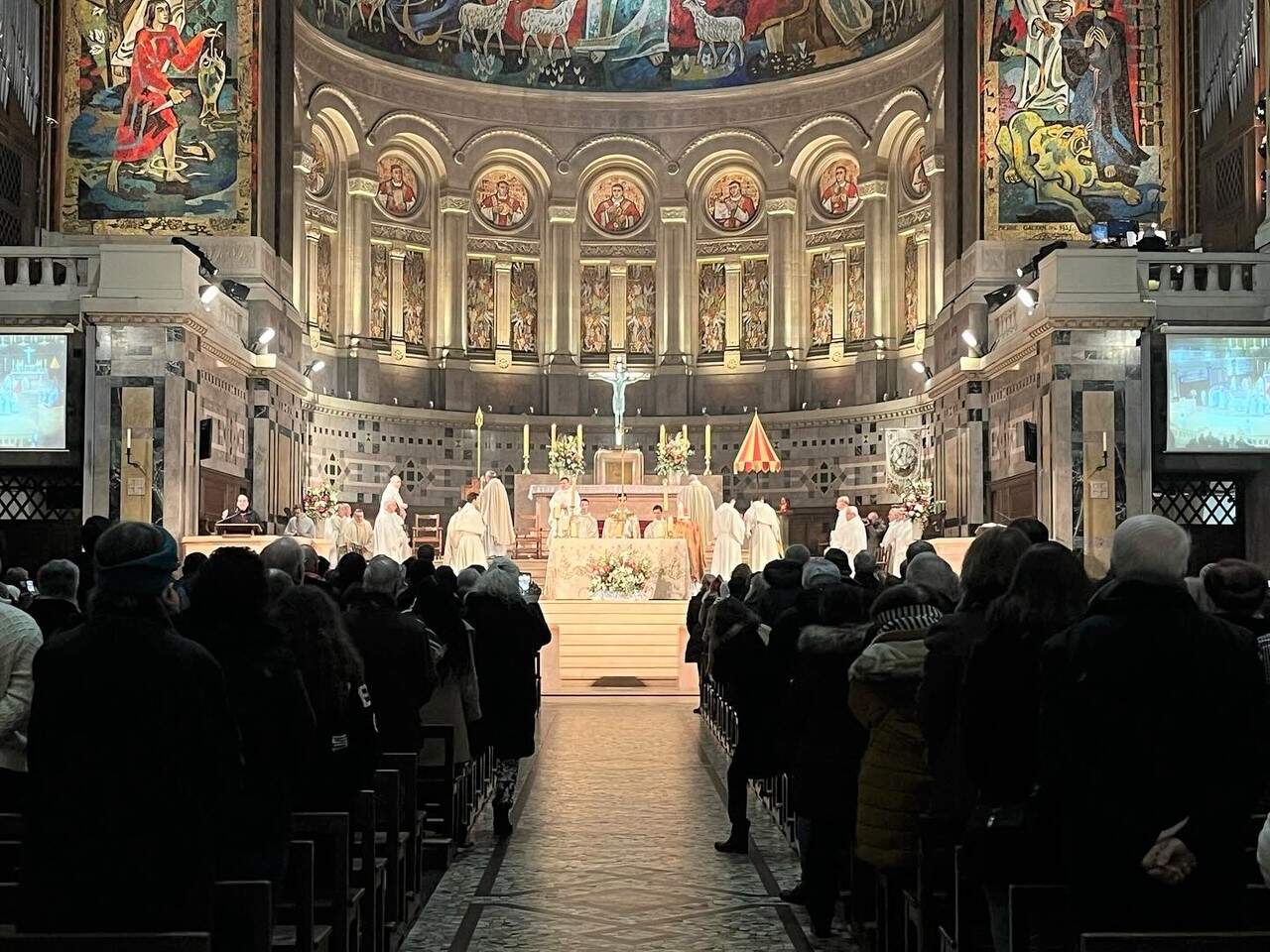 Basílica de Santa Teresinha - Lisieux Basílica de Santa Teresinha - Lisieux