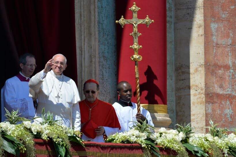 Benção Urbi et Orbi no Domingo de Páscoa Benção Urbi et Orbi no Domingo de Páscoa