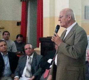 Dom Fernando Saburido durante coletiva