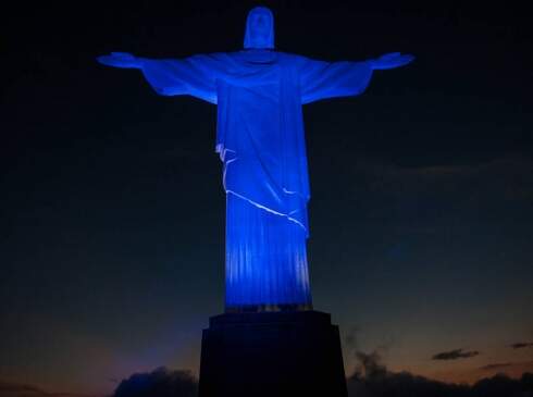 Cristo Redentor iluminado de azul - Foto: Arquidiocese do Rio de Janeiro