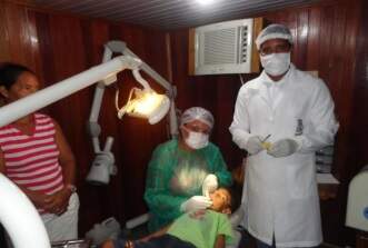Dentista barco-hospital