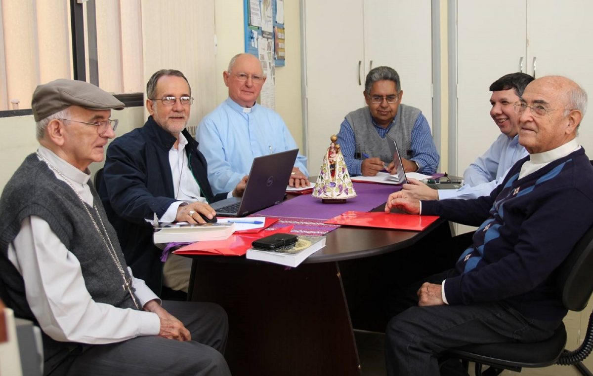 bispos em&eacute;ritos_cnbb