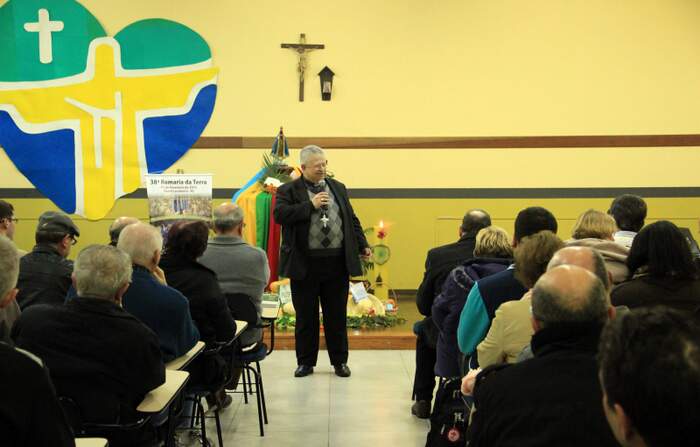 Dom Altieri acolhe lideran&ccedil;as na abertura do encontro