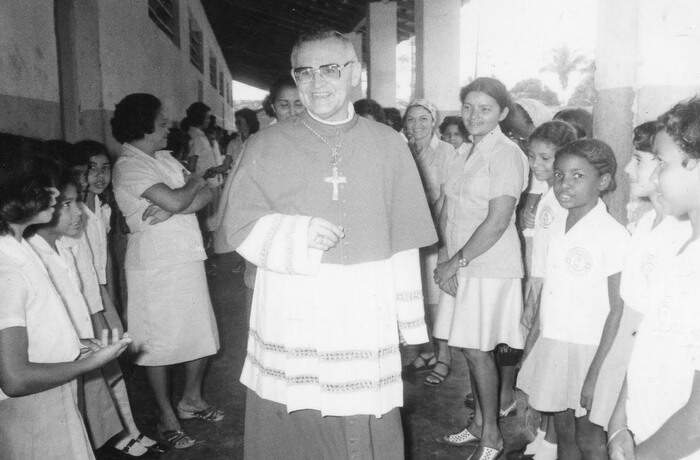 Dom Paulo em visita ao Grupo Escolar Pio XII