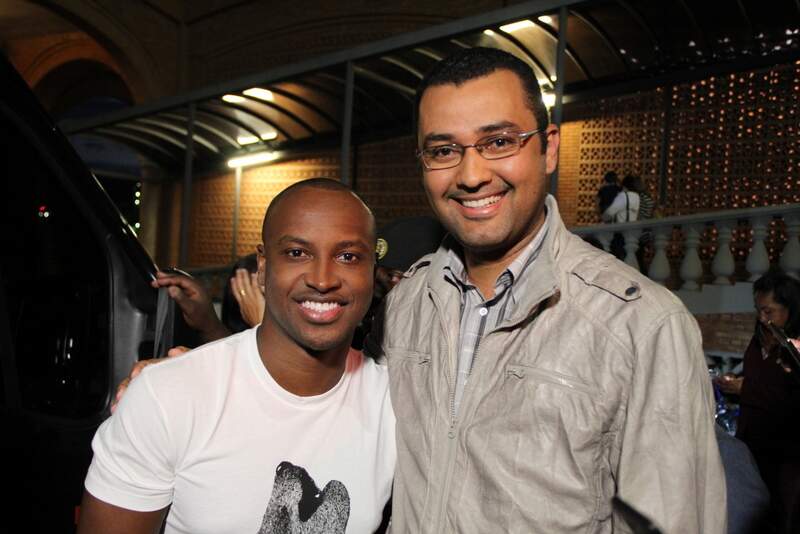 Cantor Thiaguinho no Santuário Nacional com o economo padre Daniel Antonio, gravação para o programa da Eliana_foto: Matheus Andrade