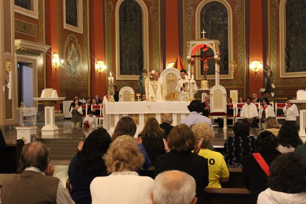 Trezena de Santo Antônio na Basílica de Americana Trezena de Santo Antônio na Basílica de Americana