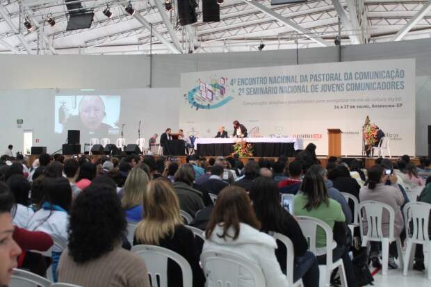 Encontro da Pascom debate transforma&ccedil;&otilde;es socioculturais e tecnologia digital