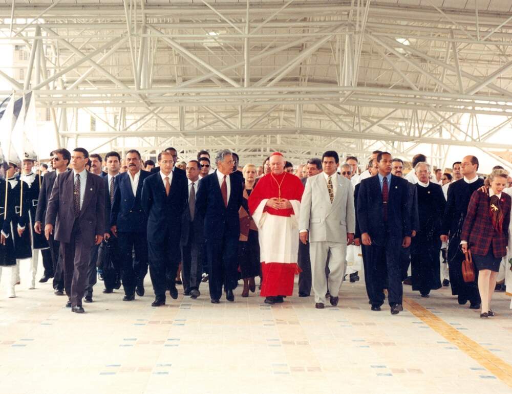 Inauguração do Centro de Apoio ao Romeiro em 30 de maio de 1998 (CDM Santuário Nacional) 
