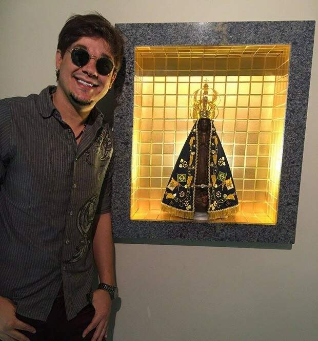 Cantor Leandro em visita à Rádio Aparecida_foto: arquivo pessoal