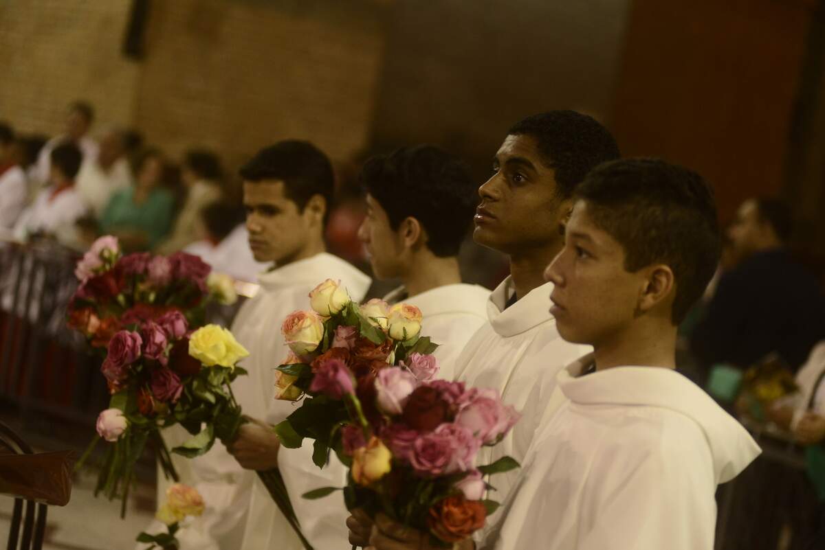 Novena Solene - Thiago Leon