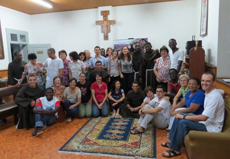 Irm&atilde;s Catequistas Franciscanas  Rodeio SC