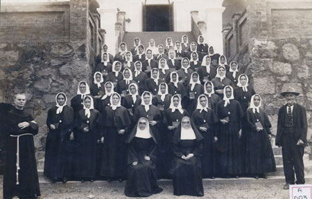 Irm&atilde;s Catequistas Franciscanas  Rodeio SC