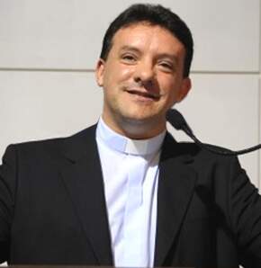 Padre Leomar Brustolin