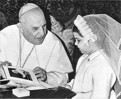 Papa João XXIII com criança