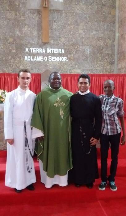 Fratres visitam Paróquia Sagrada Família localizada no centro de Luanda