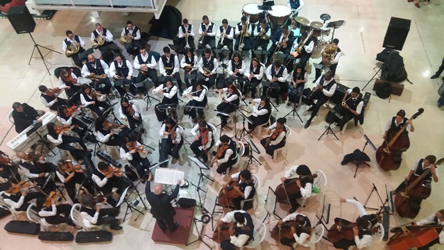 No dia internacional de “Star Wars”, orquestra PEMSA emociona presentes em Shopping de Guará