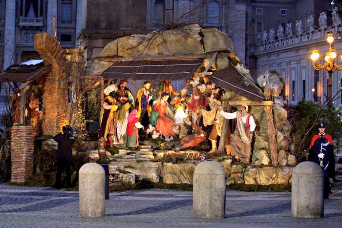 Presepio montado em 2013 na Praça de São Pedro no Vaticano Presepio montado em 2013 na Praça de São Pedro no Vaticano