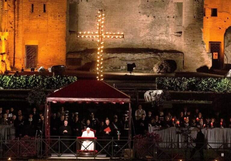 Via Sacra no Coliseu em Roma